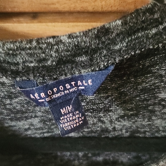 Aeropostale Fitted Gray and Black Crop Tank Top - Picture 2 of 2